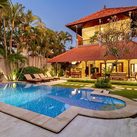 Viona 3 Villa - 3 Bdr Villa, Walk To The Beach Seminyak Kültér fotó