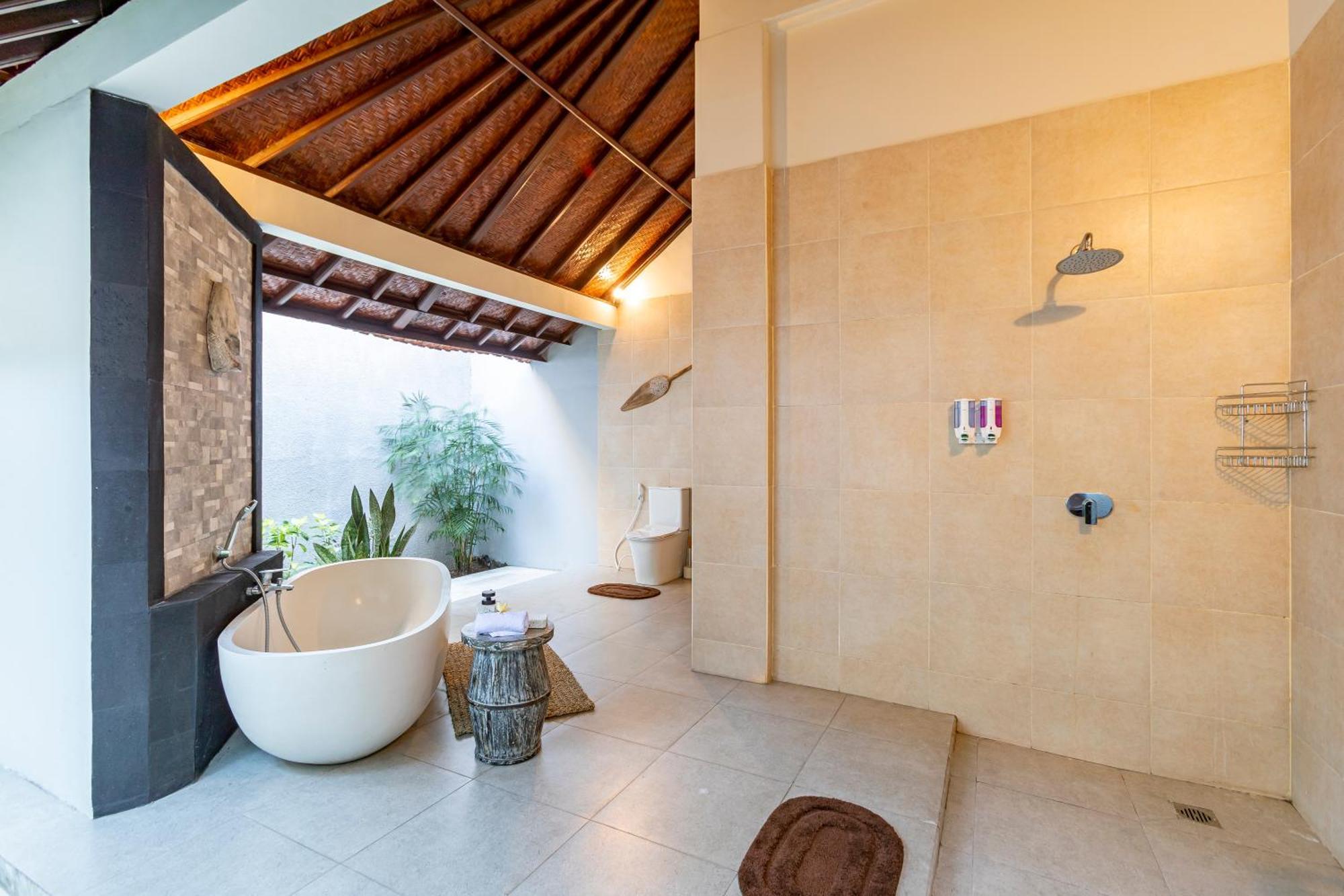 Viona 3 Villa - 3 Bdr Villa, Walk To The Beach Seminyak Kültér fotó